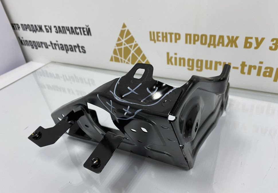 Кронштейн под фару правый BMW X2 F39 OEM 51647342502 Кронштейн под фару правый BMW X2 F39 OEM 51647342502