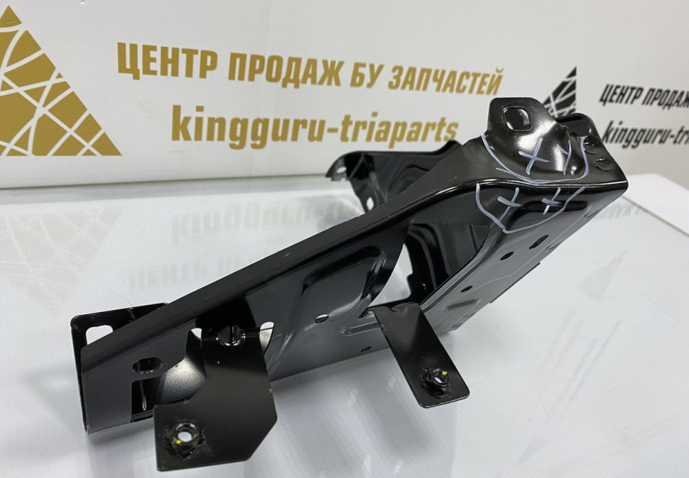 Кронштейн под фару правый BMW X2 F39 OEM 51647342502 Кронштейн под фару правый BMW X2 F39 OEM 51647342502