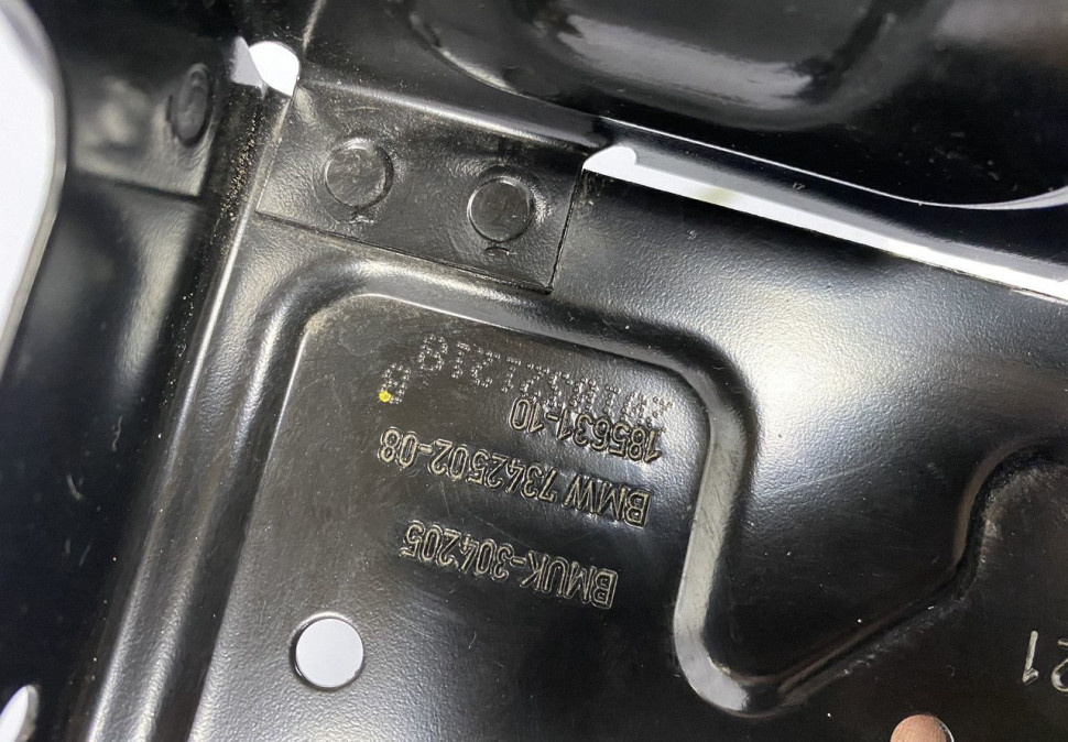 Кронштейн под фару правый BMW X2 F39 OEM 51647342502 Кронштейн под фару правый BMW X2 F39 OEM 51647342502