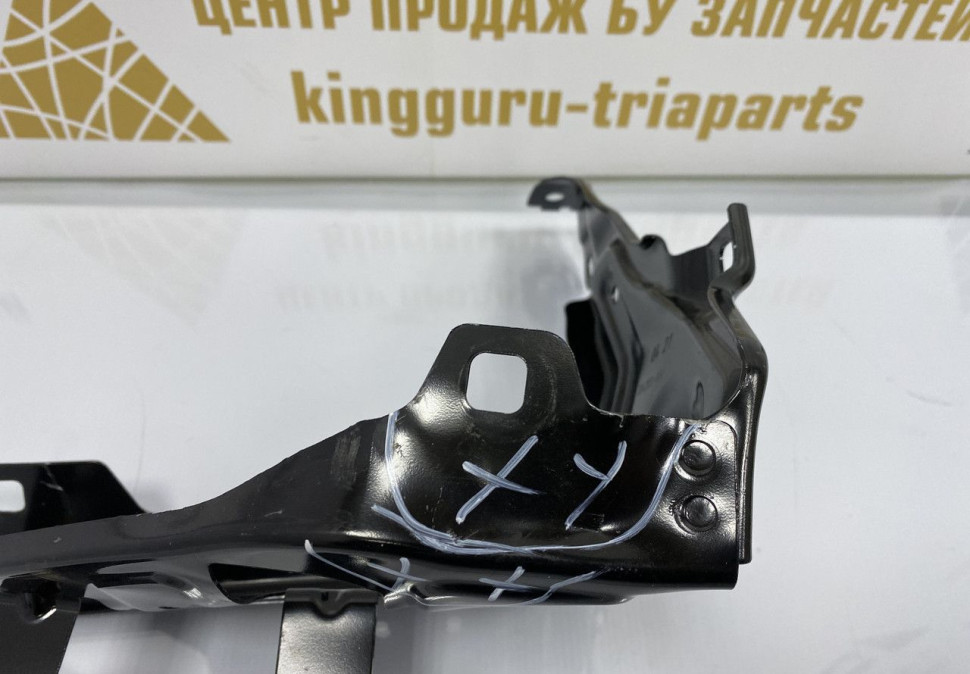 Кронштейн под фару правый BMW X2 F39 OEM 51647342502 Кронштейн под фару правый BMW X2 F39 OEM 51647342502