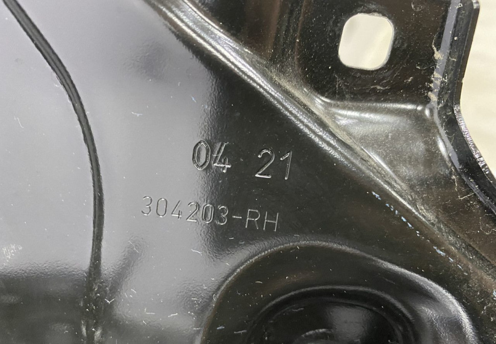 Кронштейн под фару правый BMW X2 F39 OEM 51647342502 Кронштейн под фару правый BMW X2 F39 OEM 51647342502