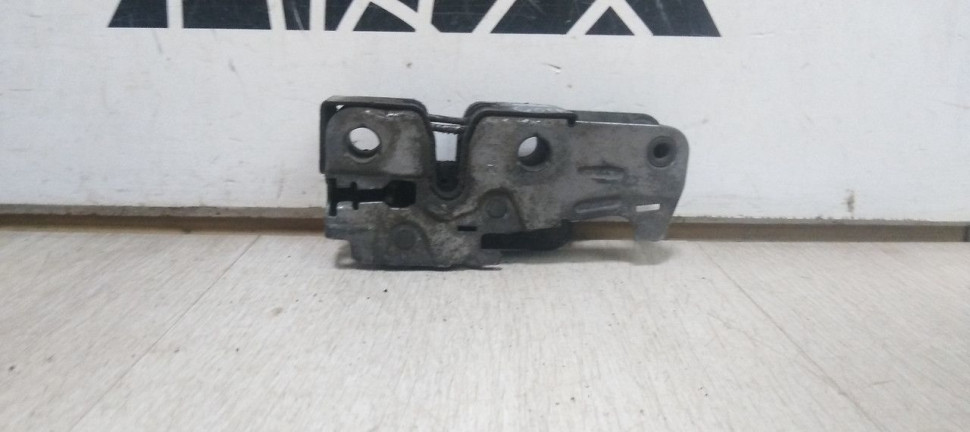 Замок капота Volkswagen Golf 6 oem 5k1823509 Замок капота Volkswagen Golf 6 oem 5k1823509