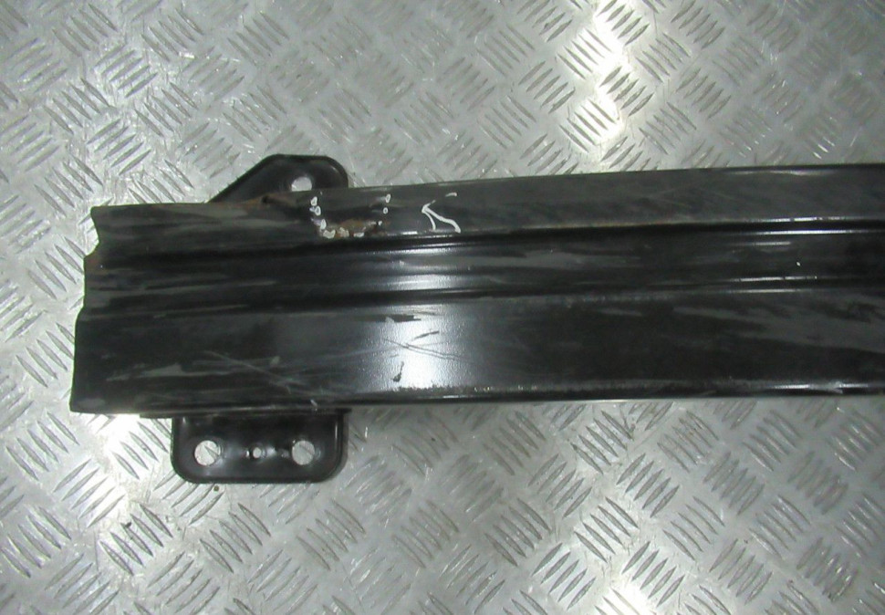 Усилитель переднего бампера Hyundai Creta (16>) oem 69400M0000 (дефект)