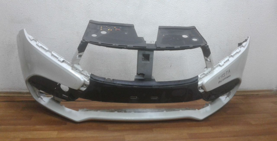 Бампер передний Lada X-Ray oem 620228136r (скл-3)