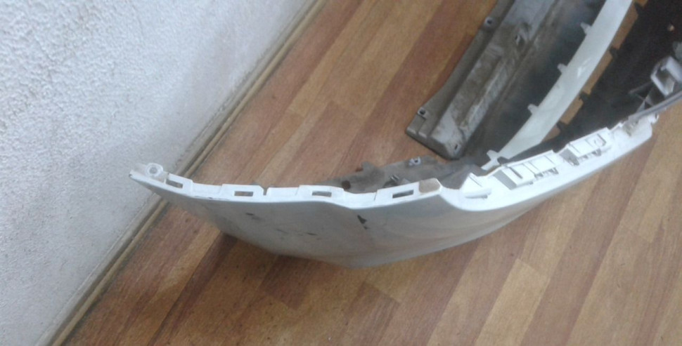 Бампер передний Lada X-Ray oem 620228136r (скл-3)