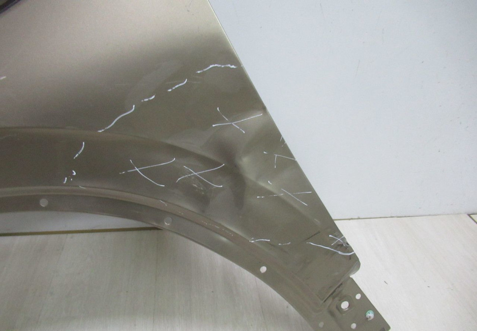 Крыло переднее левое Volkswagen Touareg 3 oem 760821105 (вмятина)