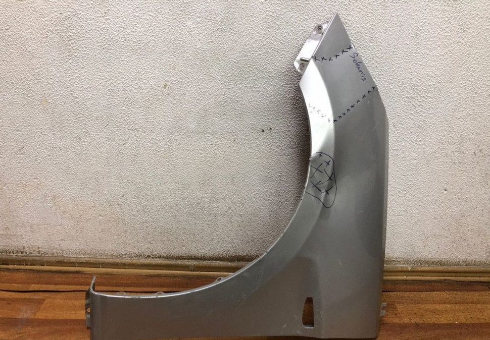 Крыло переднее левое Hyundai Solaris 1 oem 663114L000 (вмятины)