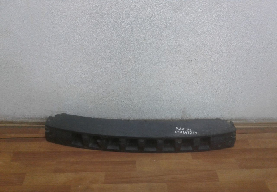 Абсорбер заднего бампера Volkswagen Polo (09-15) oem 6ru807251