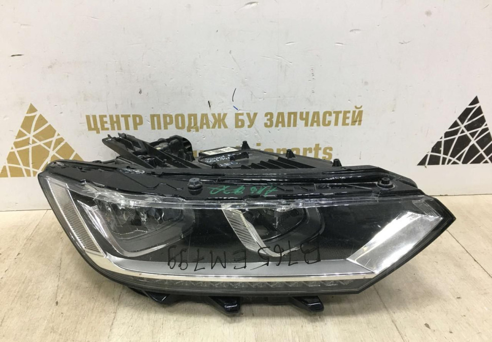 Фара правая Volkswagen Passat B8 2014  oem 3G1941036L