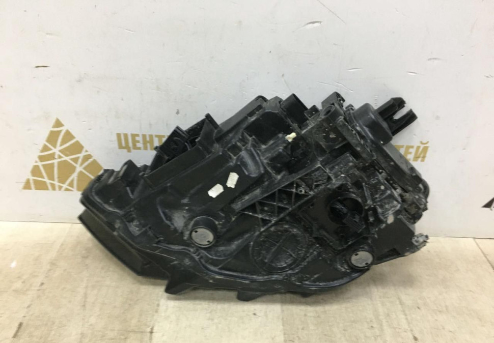 Фара правая Volkswagen Passat B8 2014 oem 3G1941036L Фара правая Volkswagen Passat B8 2014 oem 3G1941036L
