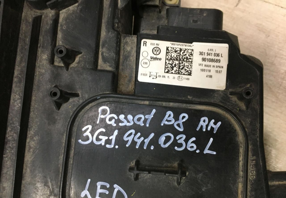 Фара правая Volkswagen Passat B8 2014 oem 3G1941036L Фара правая Volkswagen Passat B8 2014 oem 3G1941036L
