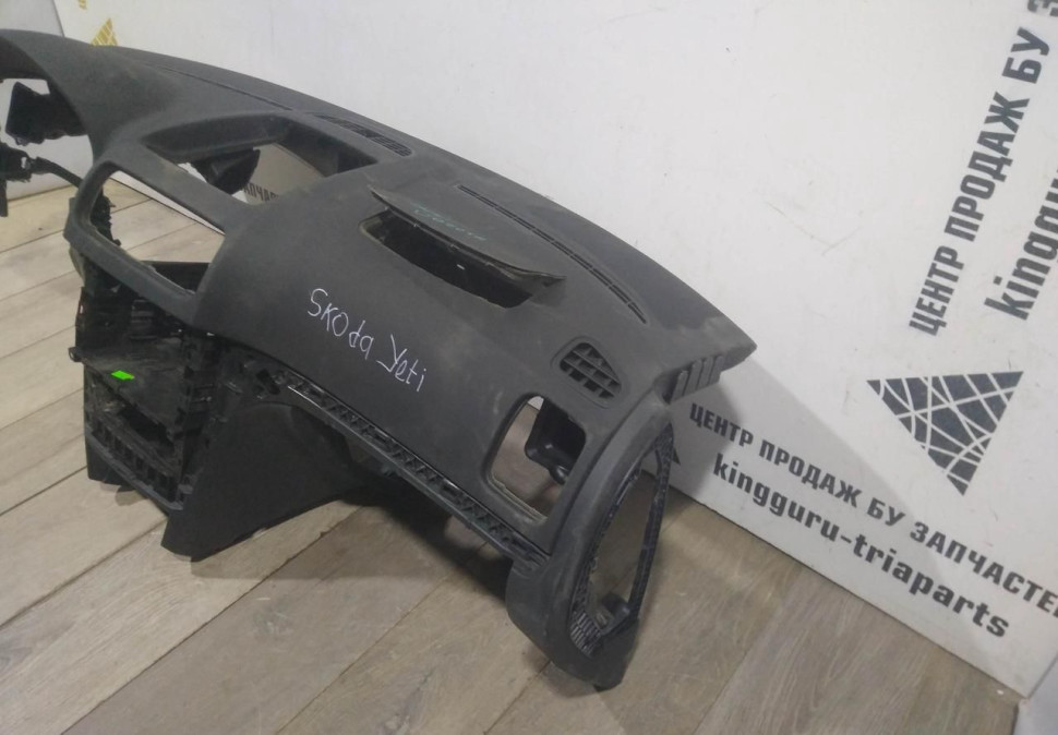 Торпедо сработавшее бу Skoda Yeti OEM 5L1857007E Торпедо сработавшее бу Skoda Yeti OEM 5L1857007E