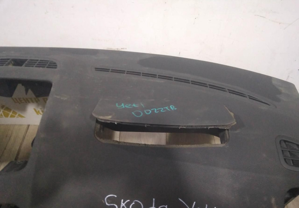 Торпедо сработавшее бу Skoda Yeti OEM 5L1857007E Торпедо сработавшее бу Skoda Yeti OEM 5L1857007E