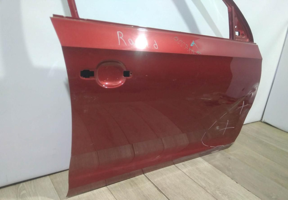 Дверь передняя правая бу Skoda Rapid OEM 6RF831056D, 5JA831052B