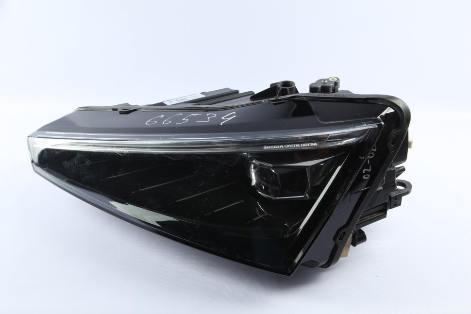 Фара ЛЭД LED левая Skoda Rapid 2 OEM 60U941019A