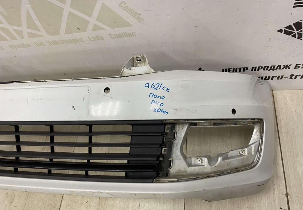 Бампер передний Volkswagen Polo 5 рестайлинг 15-20 oem 6RU807221A