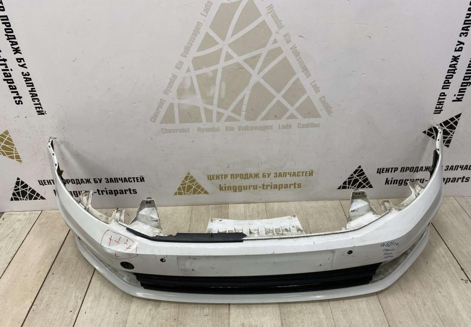 Бампер передний Volkswagen Polo 5 рестайлинг 15-20 oem 6RU807221A