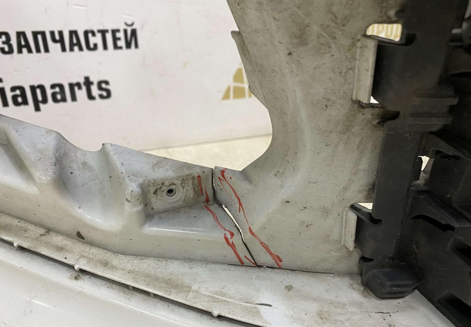 Бампер передний Volkswagen Polo 5 рестайлинг 15-20 oem 6RU807221A