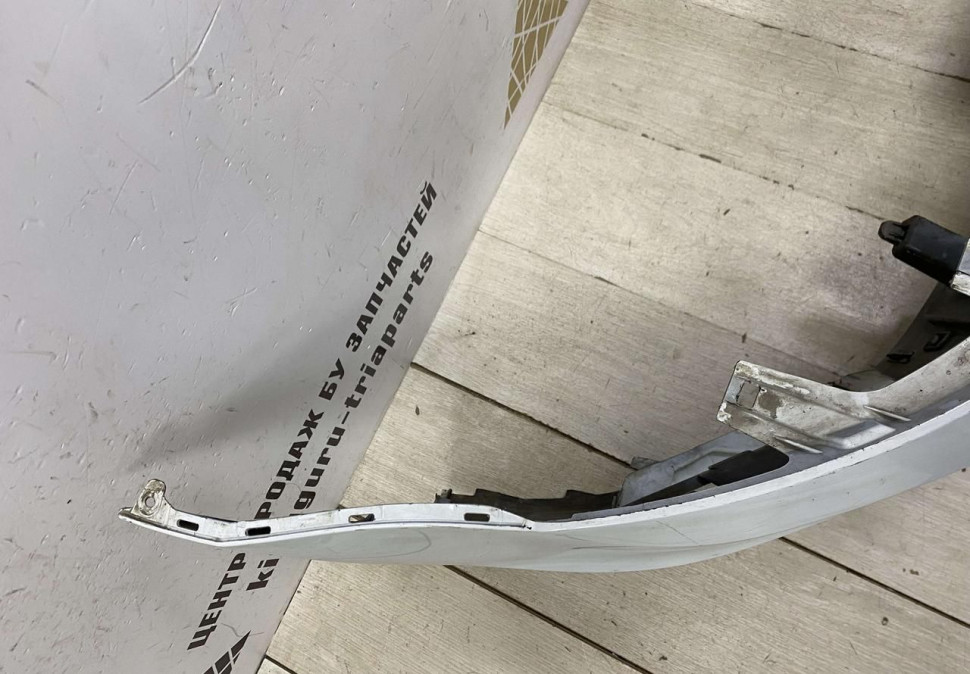 Бампер передний Volkswagen Polo 5 рестайлинг 15-20 oem 6RU807221A