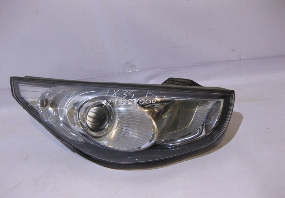 Фара правая Hyundai ix35 oem 921022Y000 (слом корпус) (скл-3)