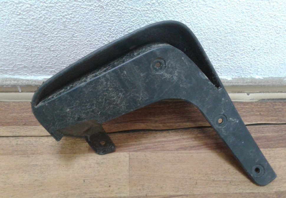 Брызговик передний правый Hyundai ix35 oem 868322s000