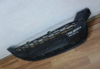 Решетка переднего бампера Lada Kalina 2 oem 21922803057 (скл-3)