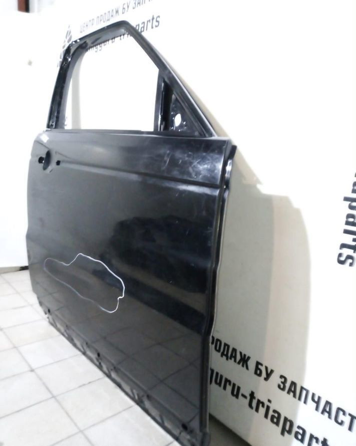 Дверь передняя правая Range Rover Sport oem LR044226 (Скл-3) Дверь передняя правая Range Rover Sport oem LR044226 (Скл-3)