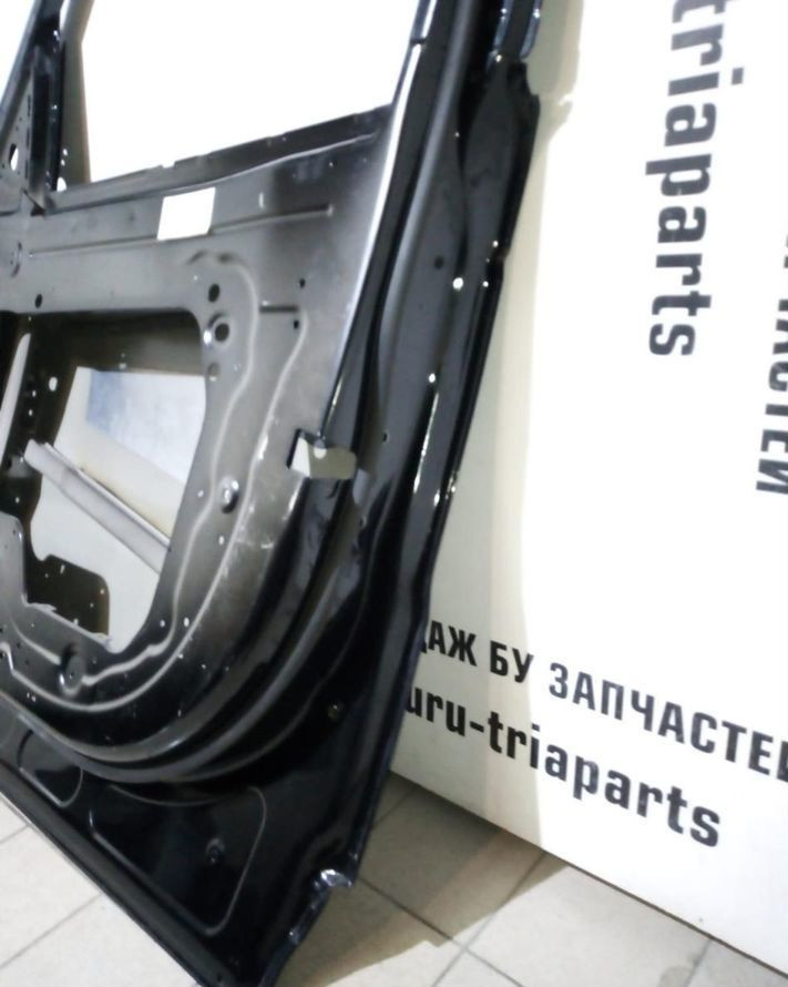 Дверь передняя правая Range Rover Sport oem LR044226 (Скл-3) Дверь передняя правая Range Rover Sport oem LR044226 (Скл-3)