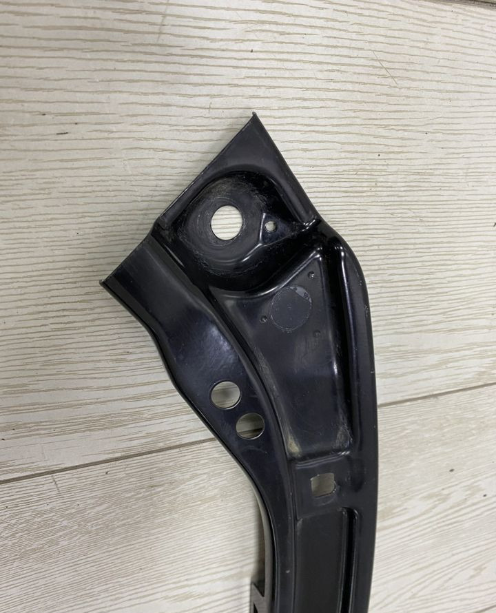 Кронштейн передней панели левый Skoda Rapid 2 OEM 60U805931 Кронштейн передней панели левый Skoda Rapid 2 OEM 60U805931