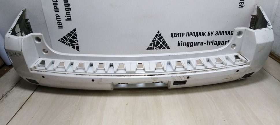 Бампер задний Chevrolet Tahoe 4 oem 23142968 (скл-3)