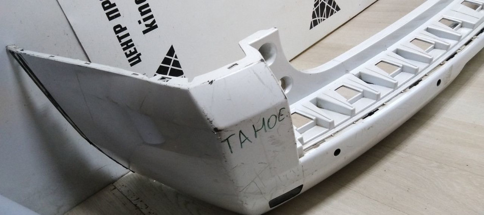 Бампер задний Chevrolet Tahoe 4 oem 23142968 (скл-3) Бампер задний Chevrolet Tahoe 4 oem 23142968 (скл-3)