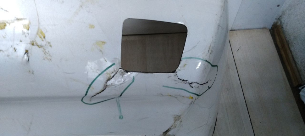 Бампер задний Chevrolet Tahoe 4 oem 23142968 (скл-3) Бампер задний Chevrolet Tahoe 4 oem 23142968 (скл-3)