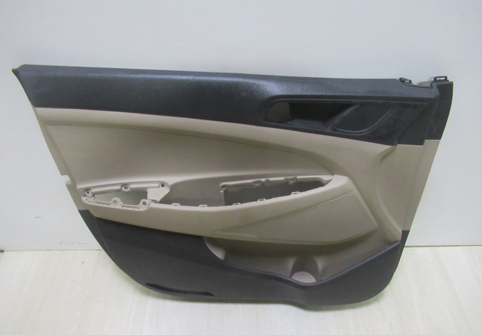 Обшивка двери передняя левая Hyundai Tucson 3 oem 82310d7000 (скл-3)