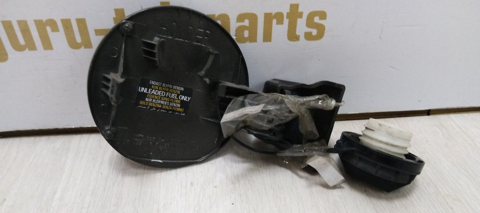 Лючок бензобака Kia Cerato 2 08-13 oem 695101M000