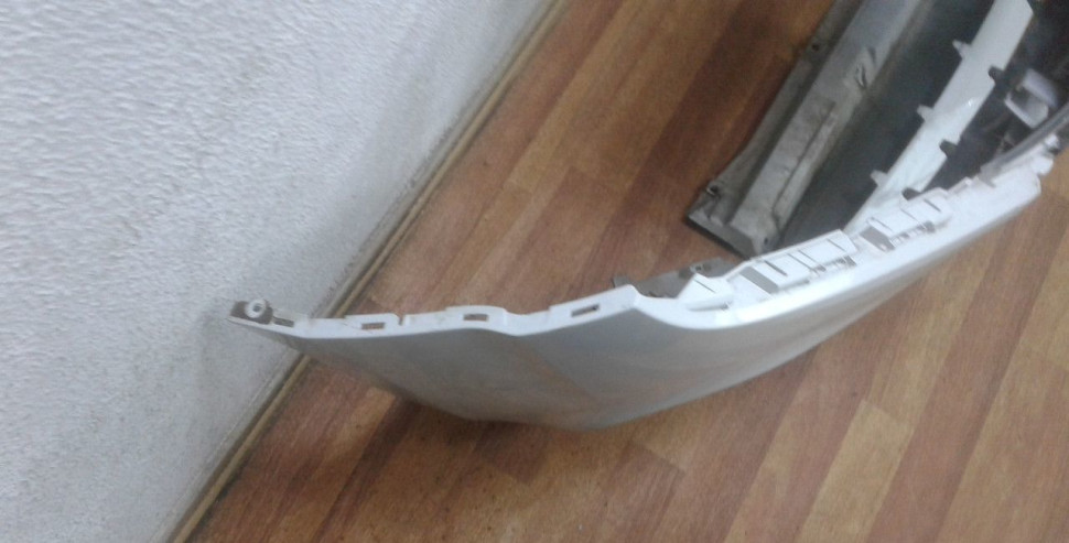 Бампер передний Lada X-Ray oem 620228136r (скл-3)