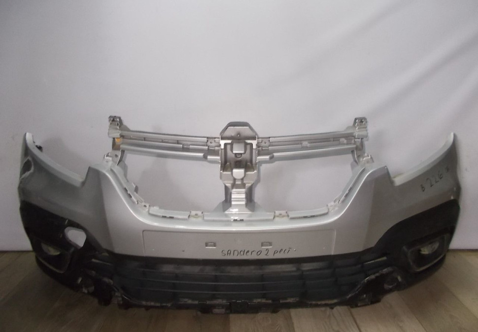 Бампер передний бу Renault Sandero Stepway 2 рестайлинг OEM 620220494R