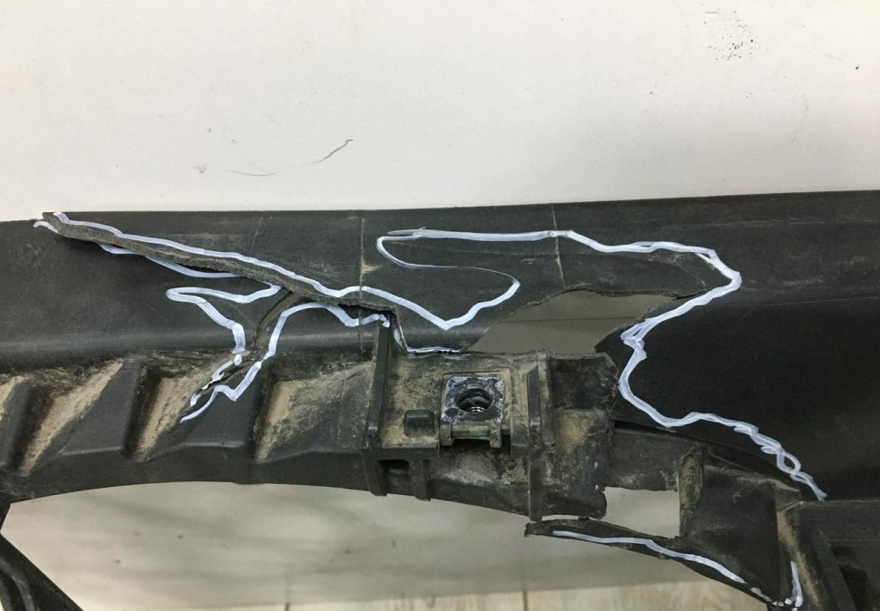 Диффузор вентилятора Hyundai Tucson 3 2015 oem 25304D7580 Диффузор вентилятора Hyundai Tucson 3 2015 oem 25304D7580