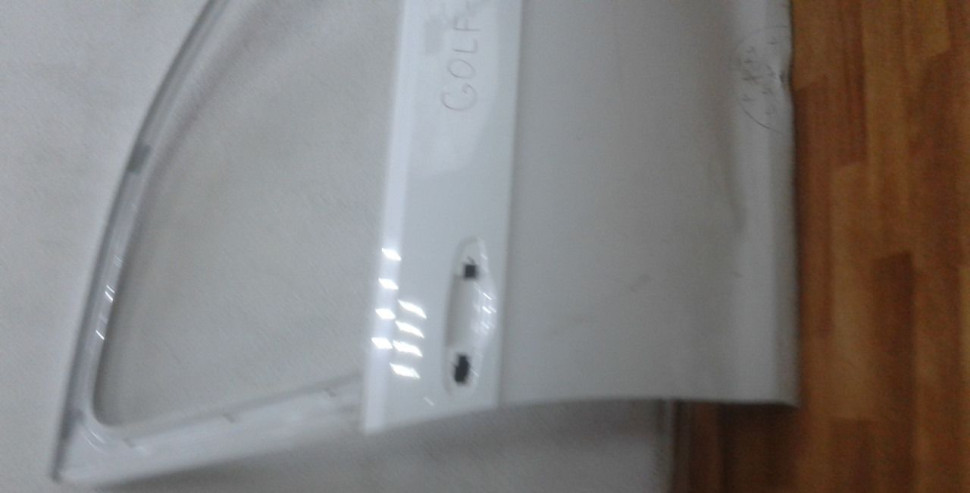 Дверь передняя правая Volkswagen Golf 7 oem 5G4831056AK (вмятина)