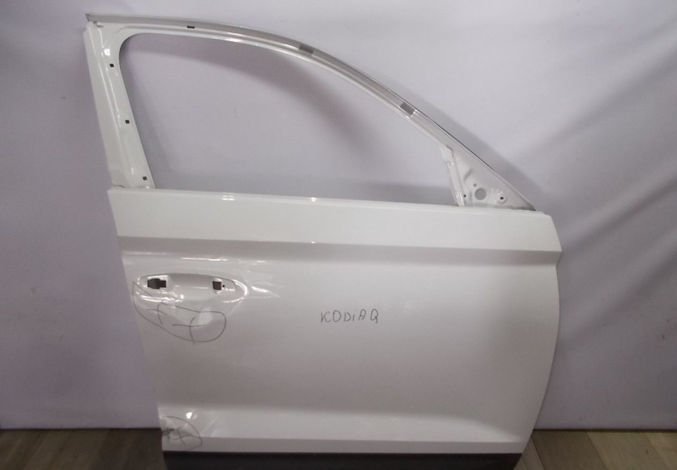 Дверь передняя правая бу Skoda Kodiaq OEM 565831056
