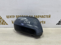 Крышка зеркала правая бу Peugeot 3008
