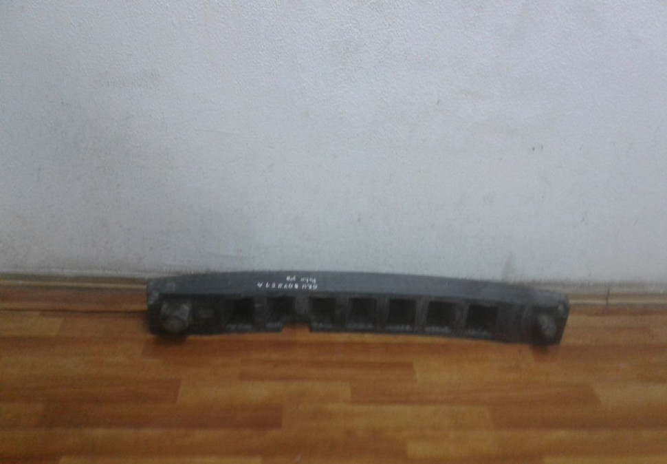 Абсорбер заднего бампера Volkswagen Polo (09-15) oem 6ru807251b Абсорбер заднего бампера Volkswagen Polo (09-15) oem 6ru807251b