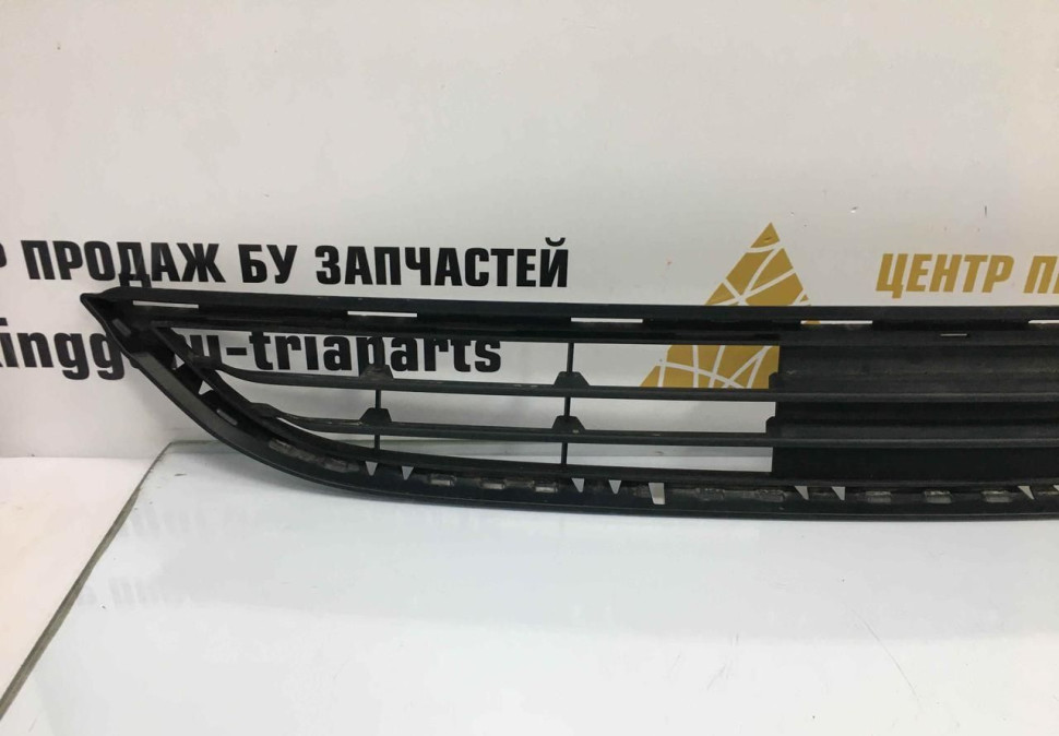 Решетка переднего бампера BMW X4 F26 OEM 51118075175 Решетка переднего бампера BMW X4 F26 OEM 51118075175