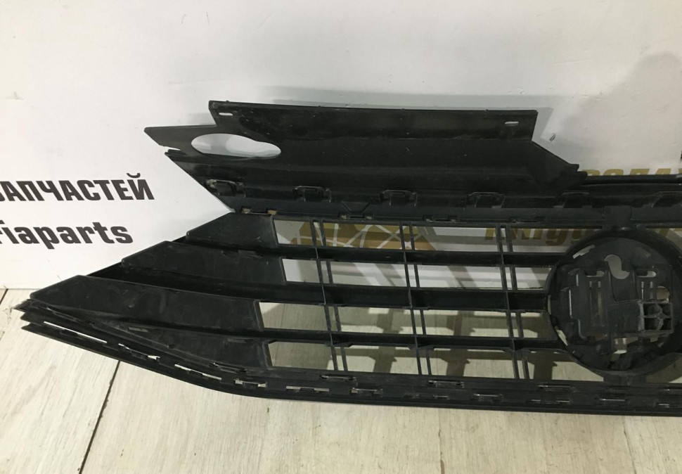 Решетка радиатора Volkswagen Polo 6 2020 oem 6N5853653