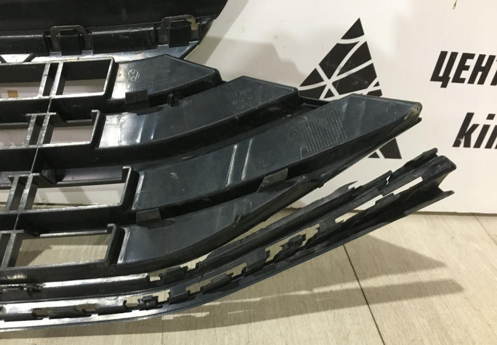 Решетка радиатора Volkswagen Polo 6 2020 oem 6N5853653