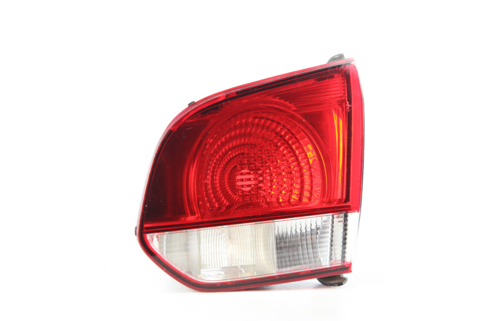 Фонарь внутренний правый Volkswagen Golf 6 2009 OEM 5K0945094G Фонарь внутренний правый Volkswagen Golf 6 2009 OEM 5K0945094G