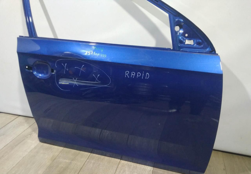 Дверь передняя правая бу Skoda Rapid OEM 6RF831056D, 5JA831052B