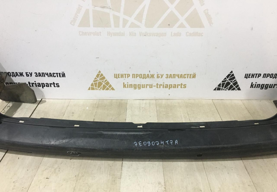 Бампер задний Volkswagen Transporter T5 рест 2009 OEM 7E0807417A Бампер задний Volkswagen Transporter T5 рест 2009 OEM 7E0807417A