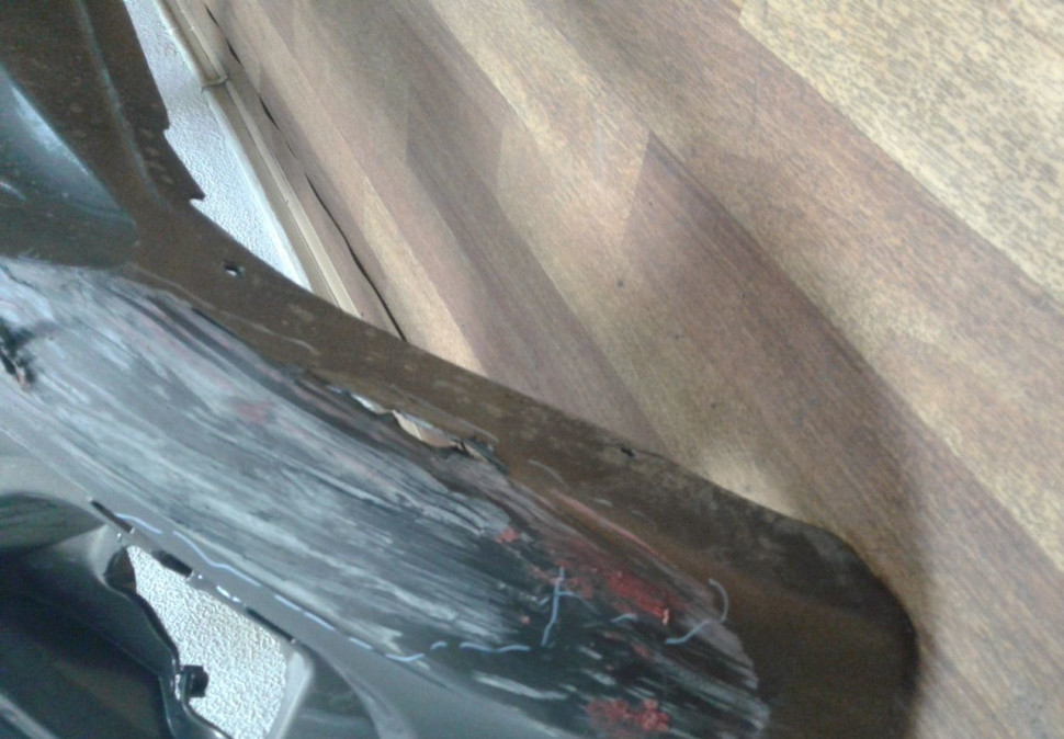 Бампер передний Lada Granta (ВАЗ 2190) (11>) (потертости, трещины) oem 2191280301501 (скл-3) Бампер передний Lada Granta (ВАЗ 2190) (11>) (потертости, трещины) oem 2191280301501 (скл-3)