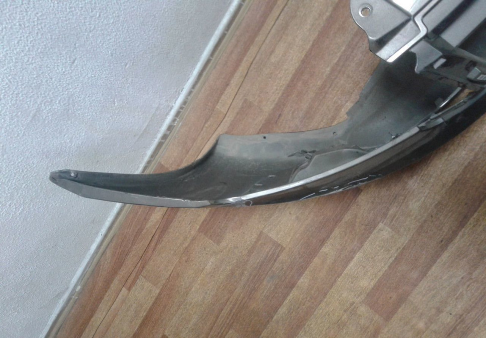 Бампер передний Lada Granta (ВАЗ 2190) (11>) (потертости, трещины) oem 2191280301501 (скл-3) Бампер передний Lada Granta (ВАЗ 2190) (11>) (потертости, трещины) oem 2191280301501 (скл-3)