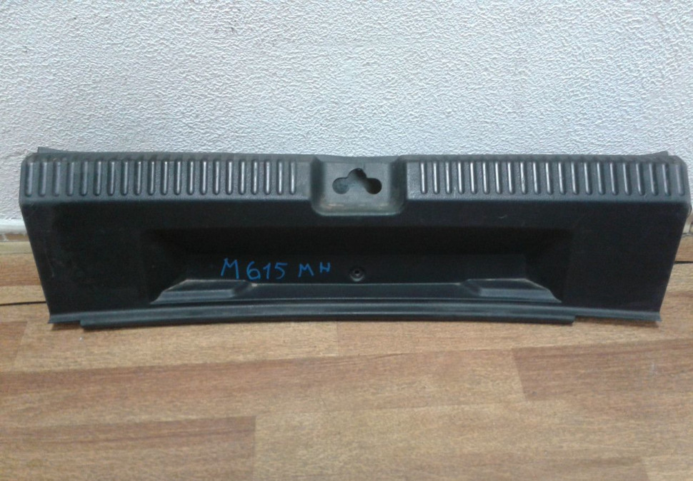 Обивка задней панели Volkswagen Polo oem 6ru863459